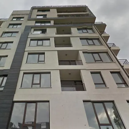 Cozy Close To Tech Park & Airport *
