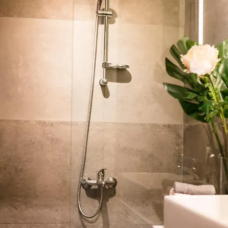 Cozy Close To Tech Park & Airport Appartamento