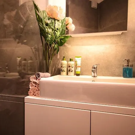 Cozy Close To Tech Park & Airport Appartamento *