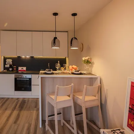 Cozy Close To Tech Park & Airport Appartamento *